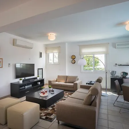 Ricky Tatil Evi Protaras